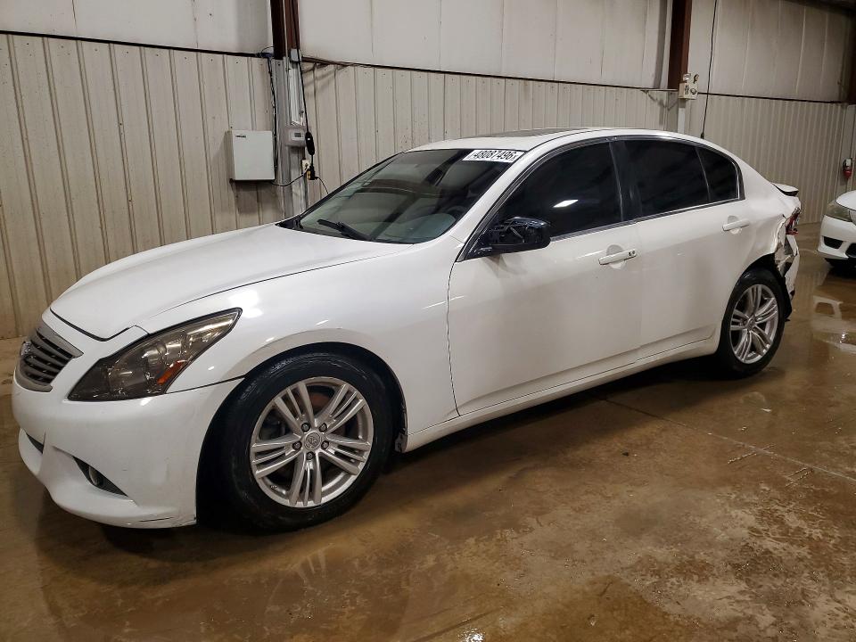 2015 INFINITI Q40 — VIN JN1CV6AR4FM521936