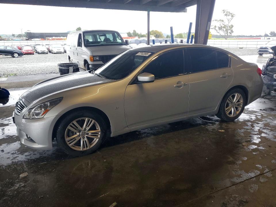 2015 INFINITI Q40 — VIN JN1CV6AP7FM501663