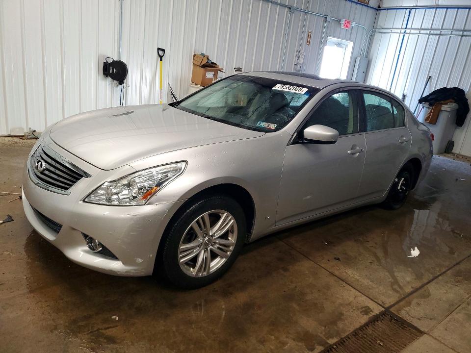 2015 INFINITI Q40 — VIN JN1CV6AR9FM523049