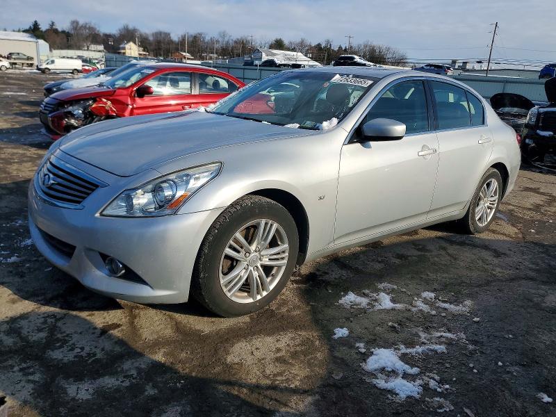 2015 INFINITI Q40 — VIN JN1CV6AR9FM523939