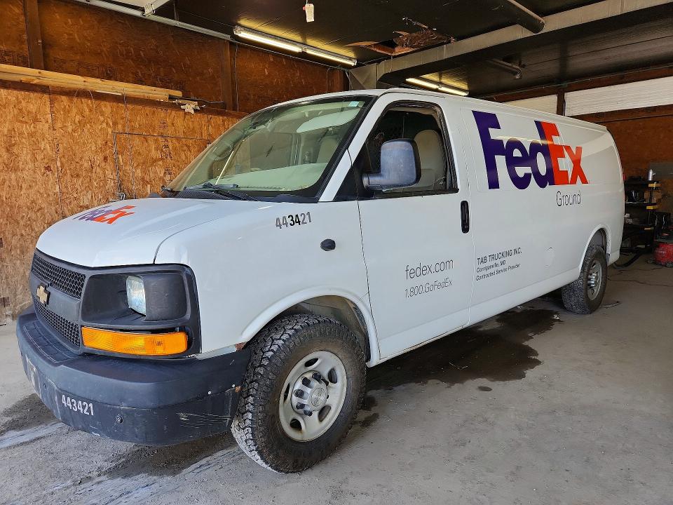 2015 CHEVROLET EXPRESS G2500 — VIN 1GCWGGCF9F1138914