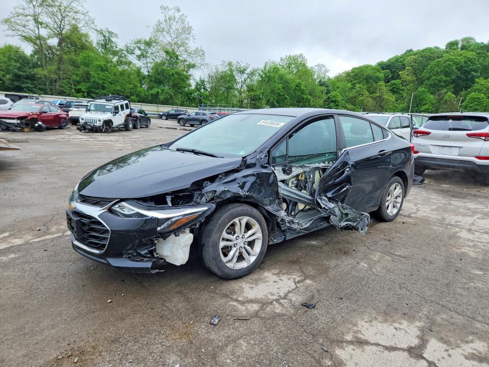 2019 CHEVROLET CRUZE — VIN 1G1BE5SM8K7117335