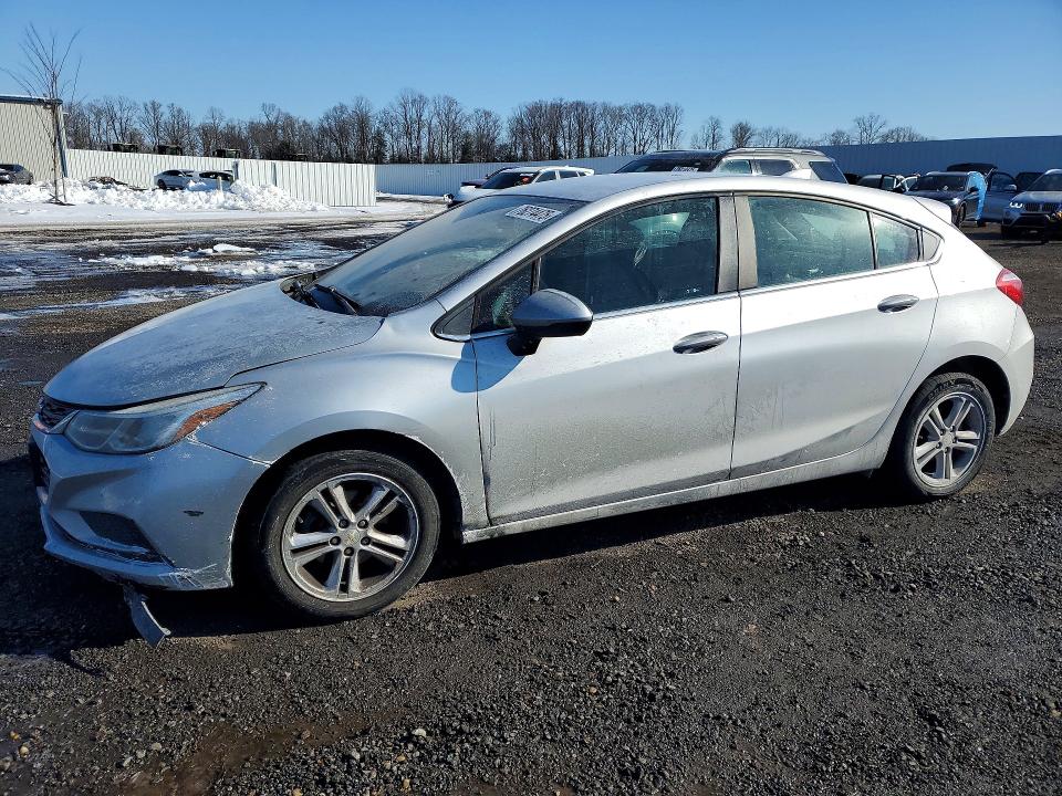 2018 CHEVROLET CRUZE LT — VIN 3G1BE6SM9JS623715