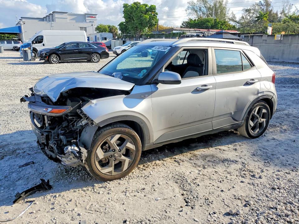 2022 HYUNDAI VENUE — VIN KMHRC8A3XNU171680