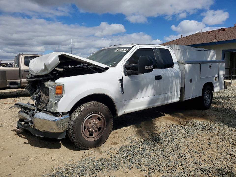 2022 FORD F350 — VIN 1FD8X3E64NEE94642