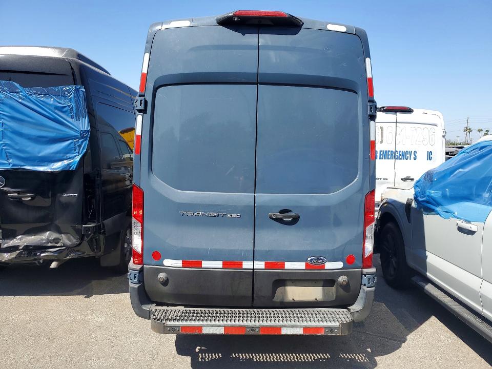 1FTYR3XM4KKA97696