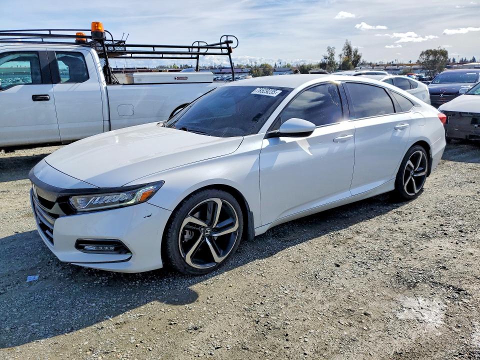 2018 HONDA ACCORD — VIN 1HGCV1F34JA221328