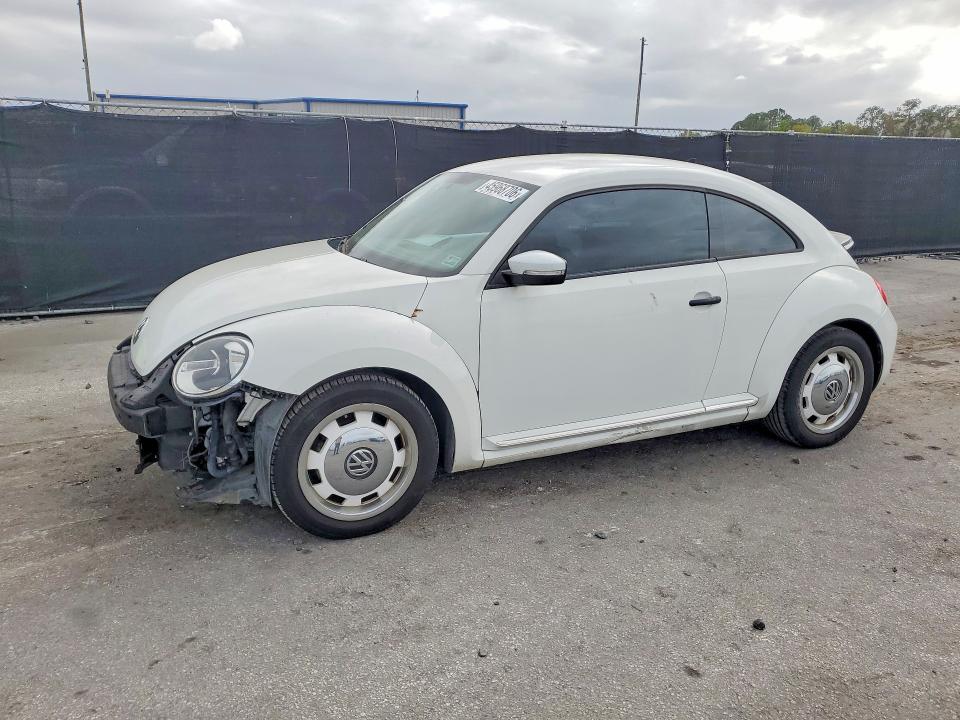 2015 VOLKSWAGEN BEETLE — VIN 3VWF17AT6FM608519