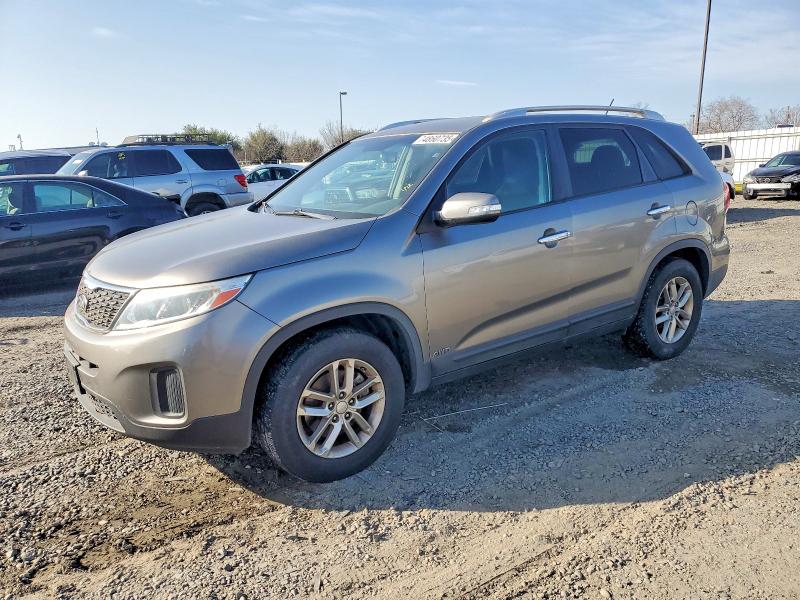 2015 KIA SORENTO LX — VIN 5XYKTDA77FG646142
