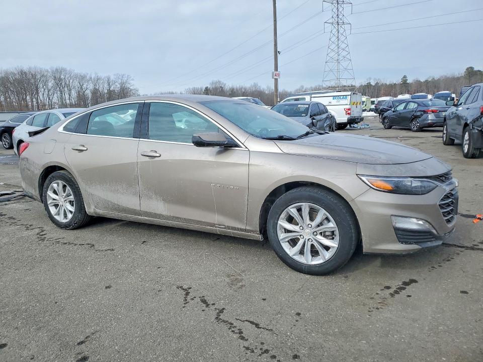 1G1ZD5ST3SF140701