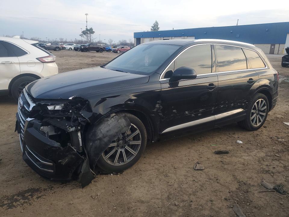 2017 AUDI Q7 — VIN WA1VAAF75HD025827