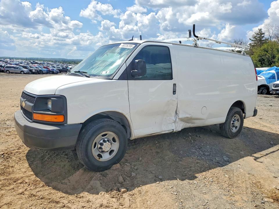 2015 CHEVROLET EXPRESS G2500 — VIN 1GCWGFFFXF1108200