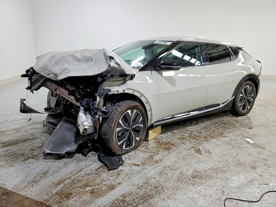 2023 KIA EV6 LIGHT — VIN KNDC34LA4P5128545