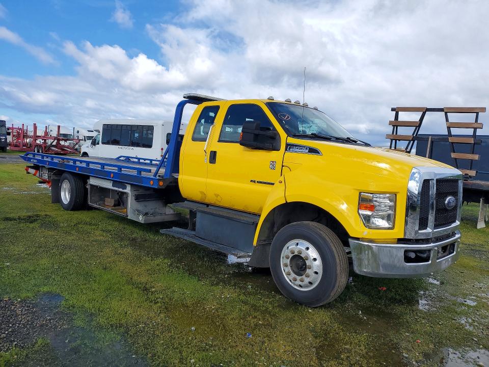 1FDWX6DC9KDF13882