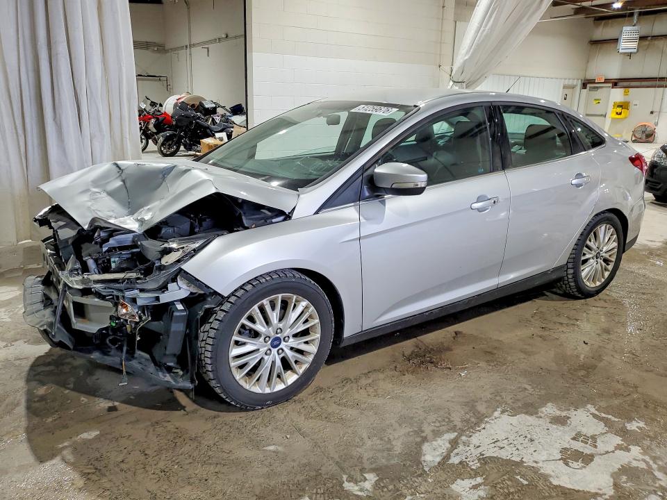 2015 FORD FOCUS — VIN 1FADP3J22FL239514
