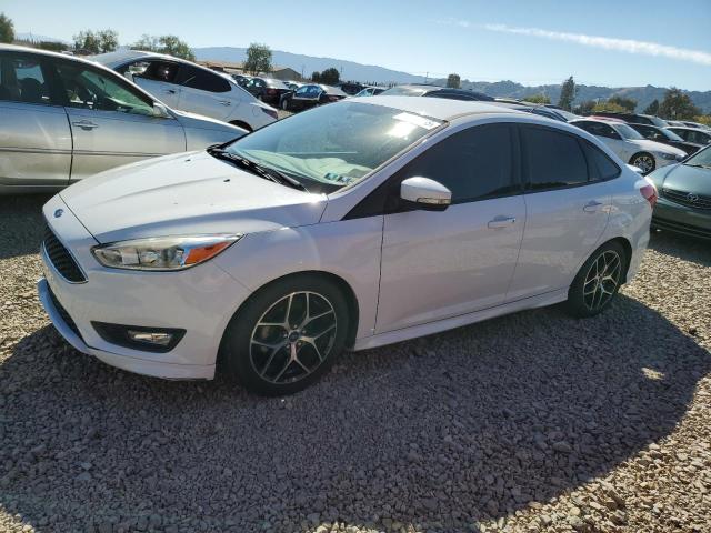 2015 FORD FOCUS SE — VIN 1FADP3F21FL378994