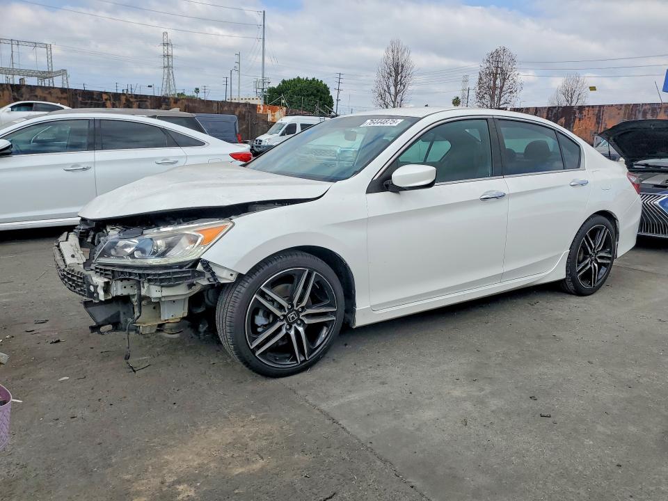 2017 HONDA ACCORD — VIN 1HGCR2F53HA261552
