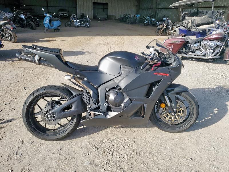 2019 HONDA CBR600 RR — VIN JH2PC40J4KK500280