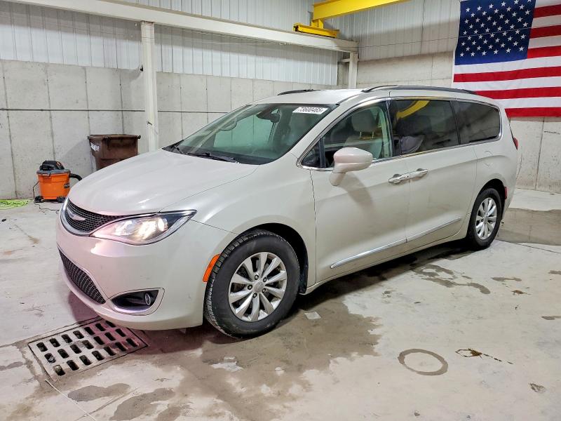 2017 CHRYSLER PACIFICA T — VIN 2C4RC1BG8HR553575
