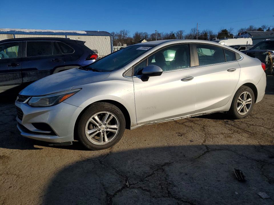 2018 CHEVROLET CRUZE LT — VIN 1G1BE5SM1J7182655