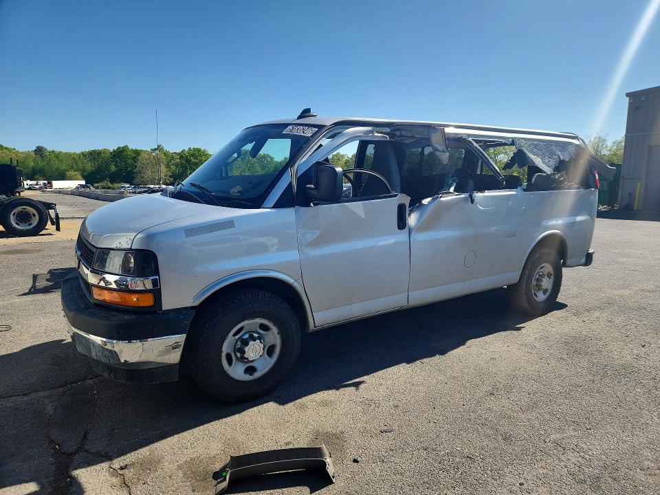 2022 CHEVROLET EXPRESS G2500 — VIN 1GAWGFFP0N1186047
