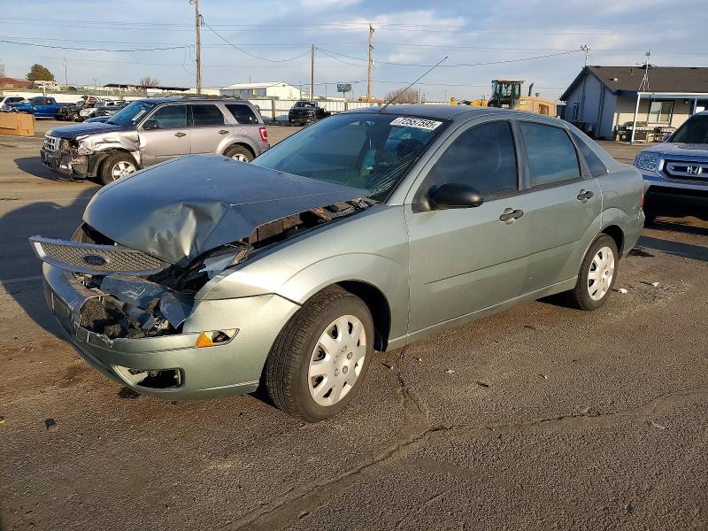 2005 FORD FOCUS ZX4 — VIN 1FAFP34N15W133034
