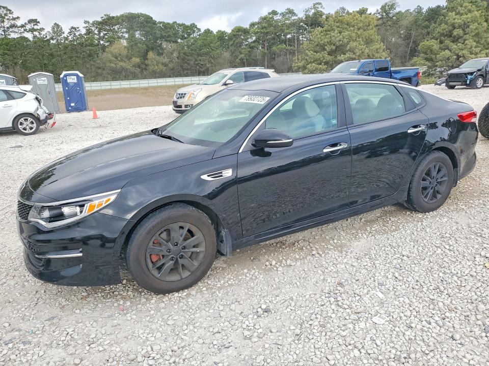 2017 KIA OPTIMA — VIN 5XXGT4L3XHG151103
