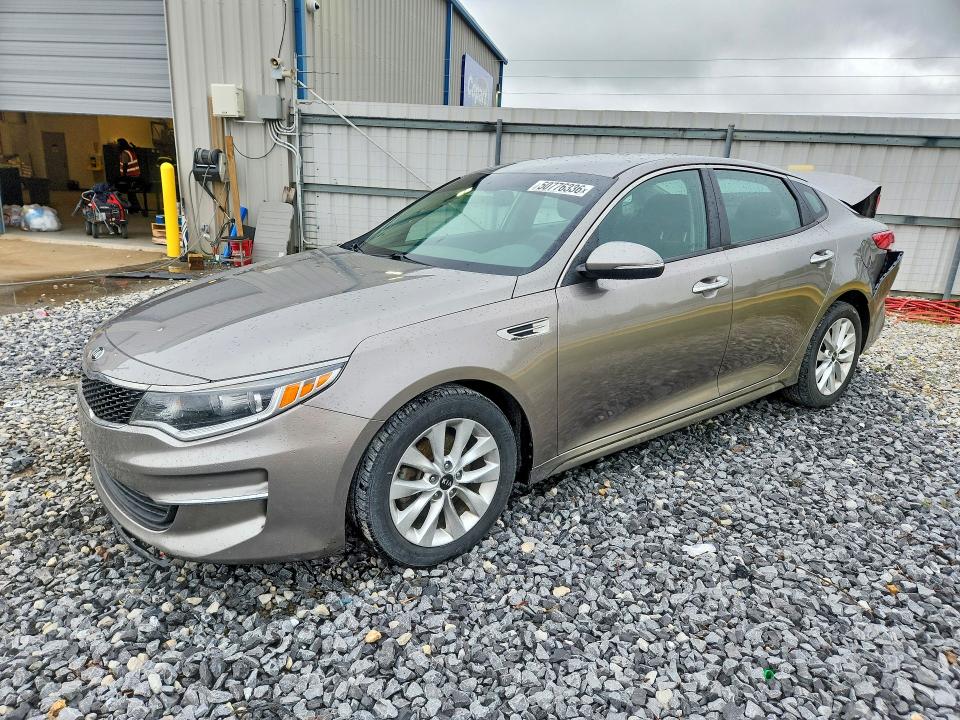 2017 KIA OPTIMA — VIN 5XXGT4L35HG147542