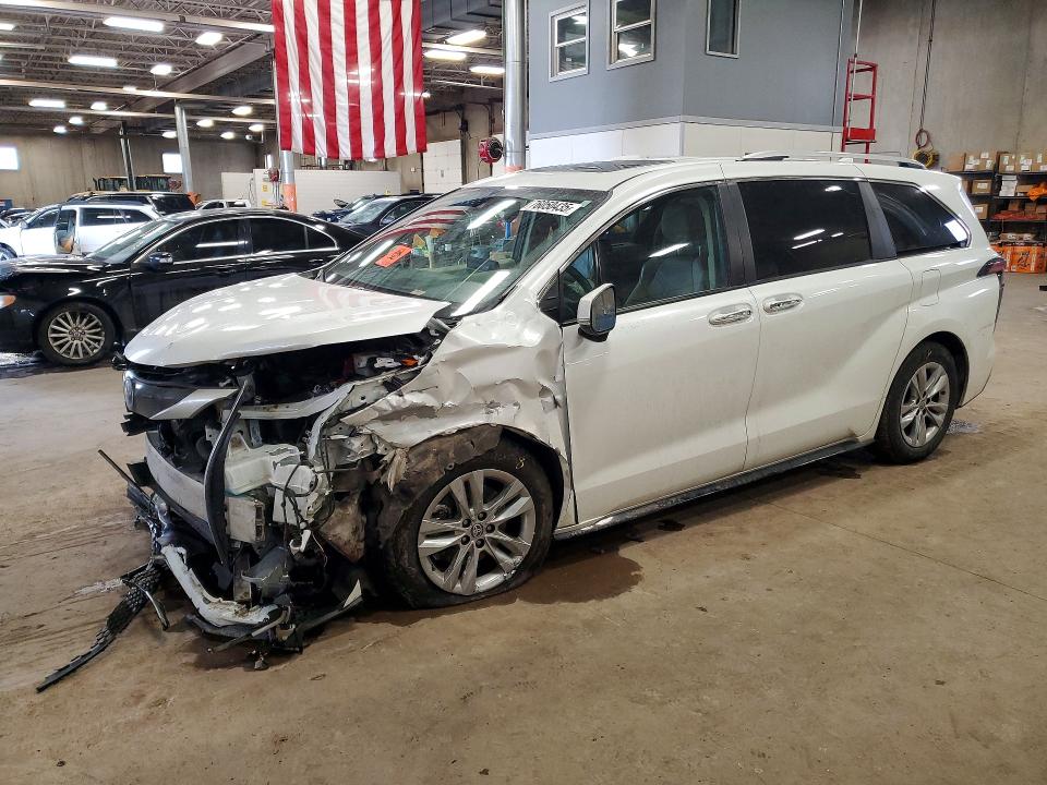2022 TOYOTA SIENNA LIM — VIN 5TDZSKFC5NS042957