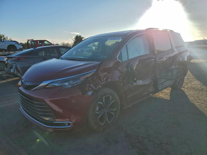 2025 TOYOTA SIENNA LIM — VIN 5TDESKFC5SS154569