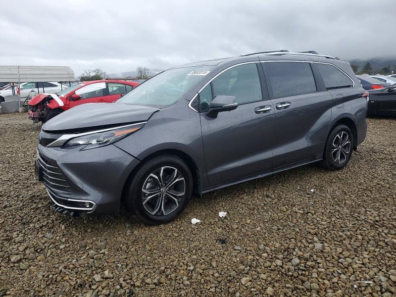 2025 TOYOTA SIENNA LIM — VIN 5TDESKFC2SS159325
