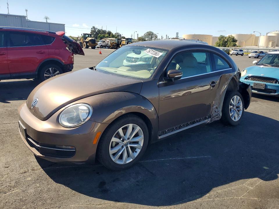 2015 VOLKSWAGEN BEETLE — VIN 3VWJA7AT3FM635512