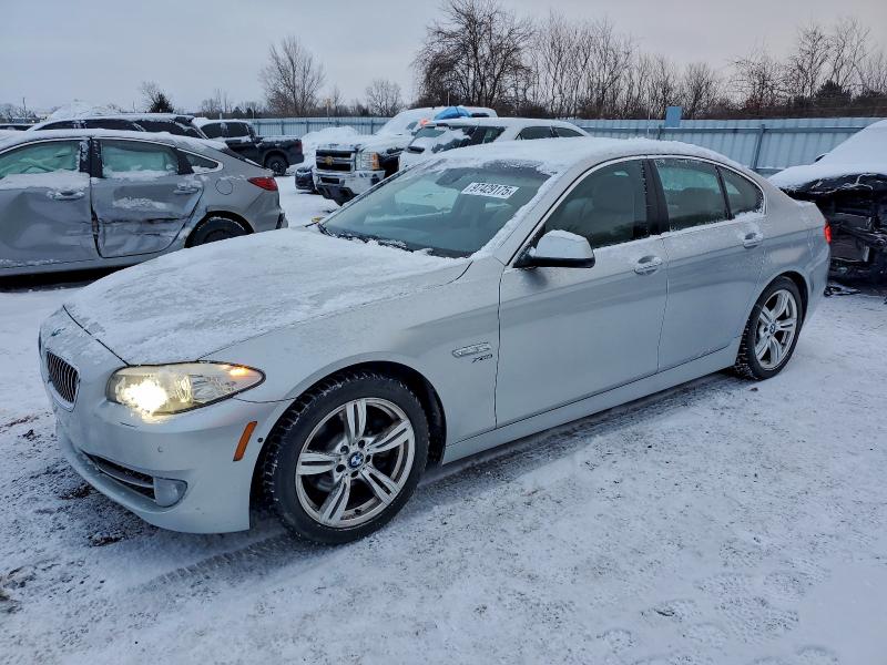 2012 BMW 528 XI — VIN WBAXH5C54CDW10716