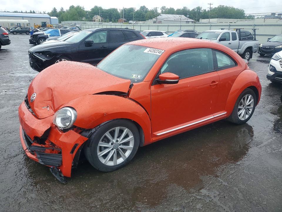 2018 VOLKSWAGEN BEETLE — VIN 3VWFD7AT2JM713347