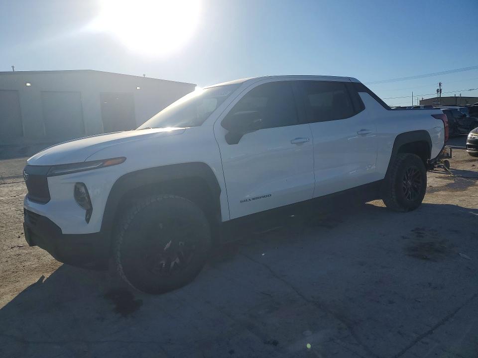 2024 CHEVROLET SILVERADO — VIN 1GC10UED6RU207943