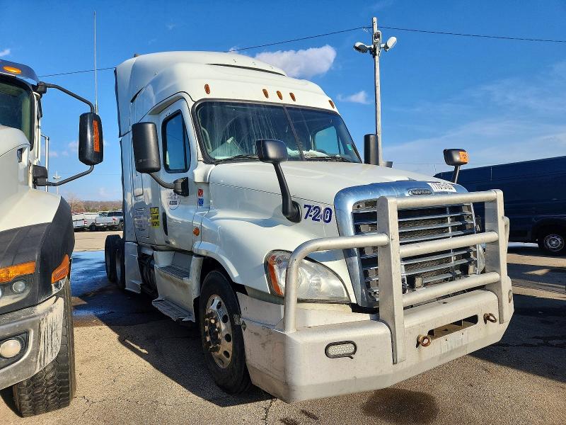2016 FREIGHTLINER CASCADIA 1 — VIN 3AKJGLD57GSGZ9899
