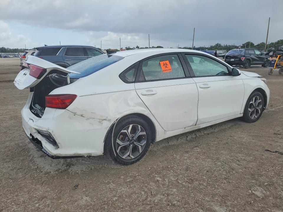 3KPF24AD6LE226083