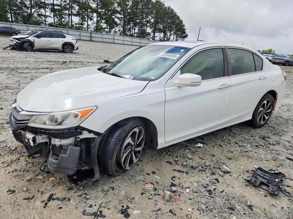 2017 HONDA ACCORD — VIN 1HGCR2F08HA129102