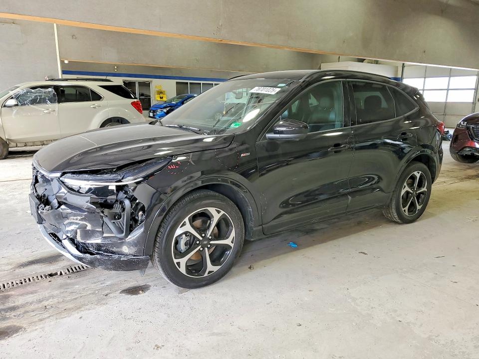 2023 FORD ESCAPE — VIN 1FMCU9NA0PUB19463