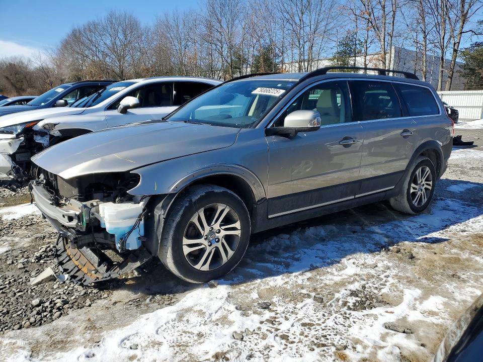 2015 VOLVO XC70 — VIN YV4952NK0F1210578