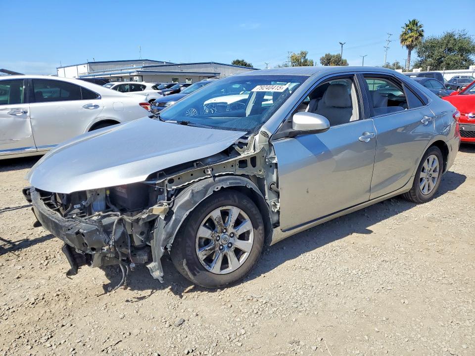 2015 TOYOTA CAMRY — VIN 4T4BF1FK3FR470225