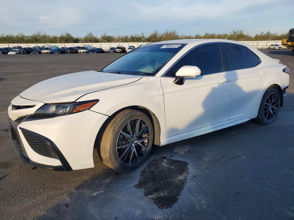 2022 TOYOTA CAMRY — VIN 4T1G11AK2NU698110