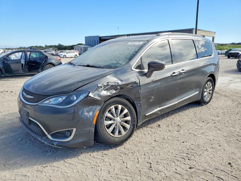 2017 CHRYSLER PACIFICA T — VIN 2C4RC1BG7HR532653