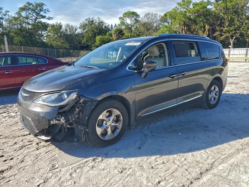 2017 CHRYSLER PACIFICA T — VIN 2C4RC1EG3HR752769