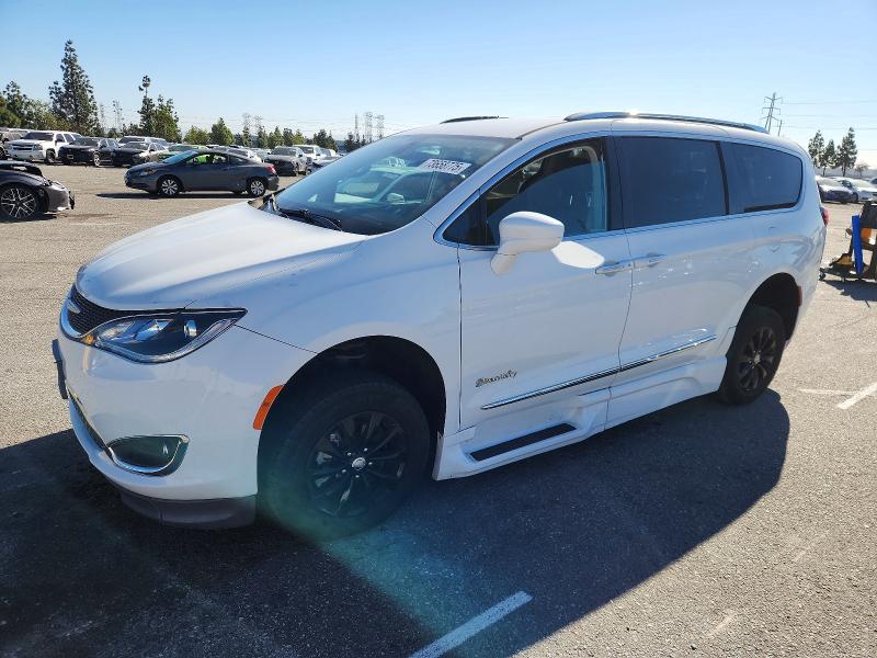 2018 CHRYSLER PACIFICA T — VIN 2C4RC1BG5JR305743
