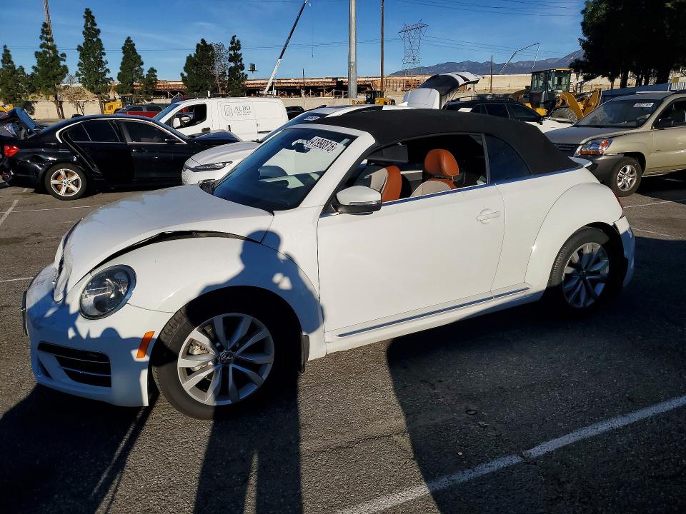 3VW517AT1HM813695