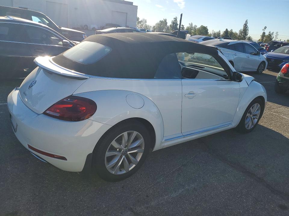 3VW517AT1HM813695