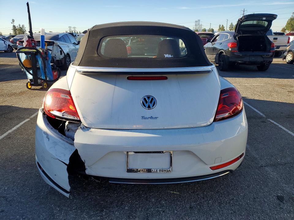 3VW517AT1HM813695