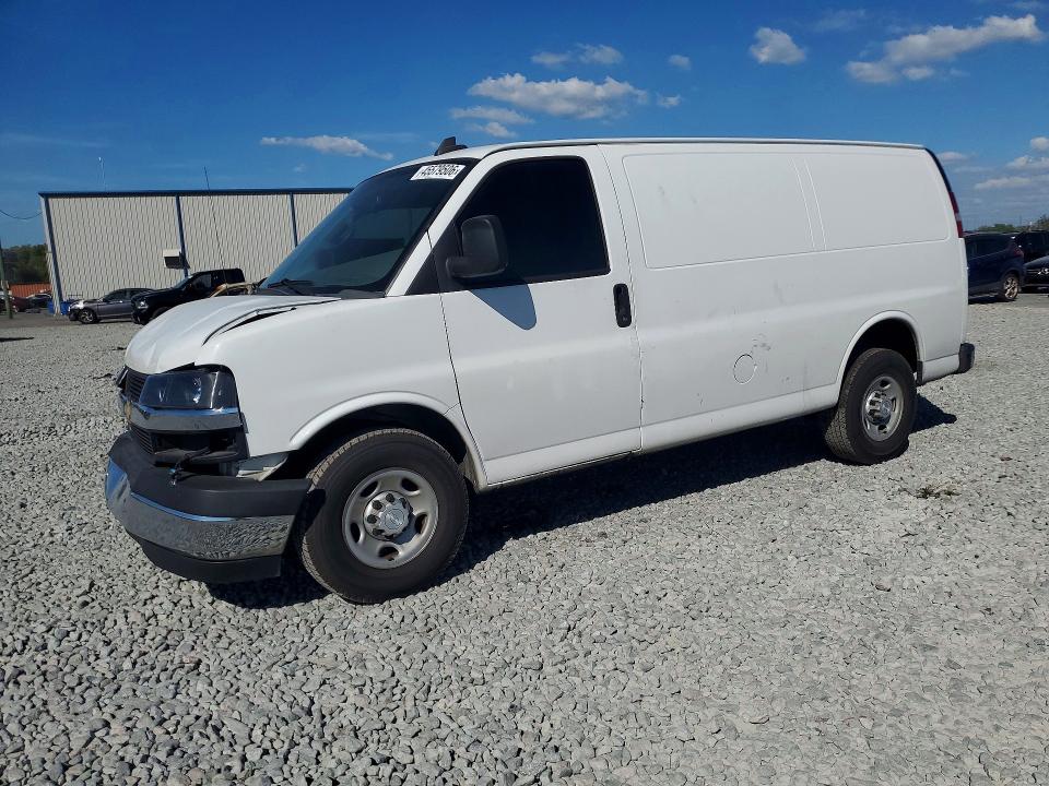 2018 CHEVROLET EXPRESS G2500 — VIN 1GCWGAFG6J1303327