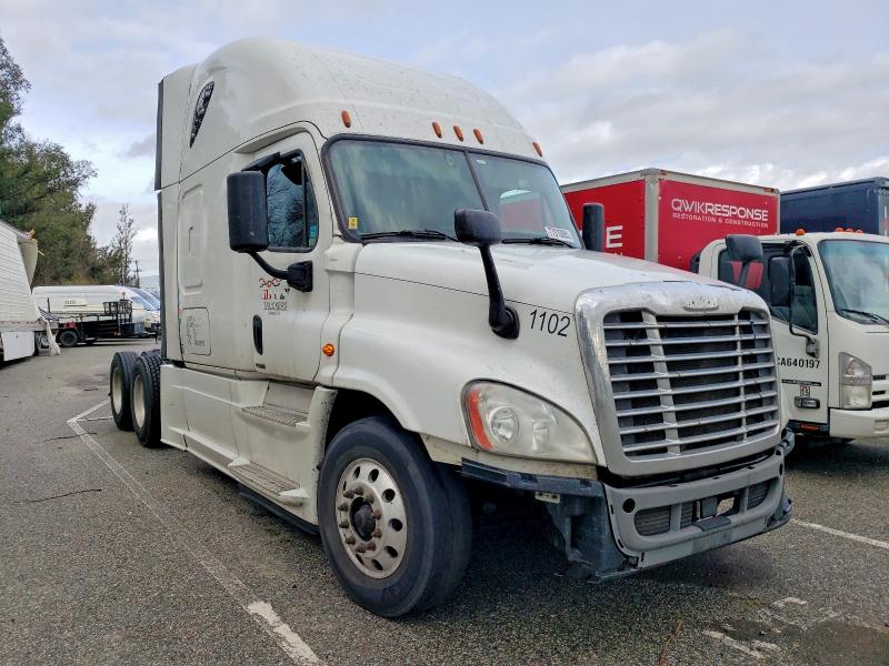 2016 FREIGHTLINER CASCADIA 1 — VIN 3AKJGLD5XGSGX0137